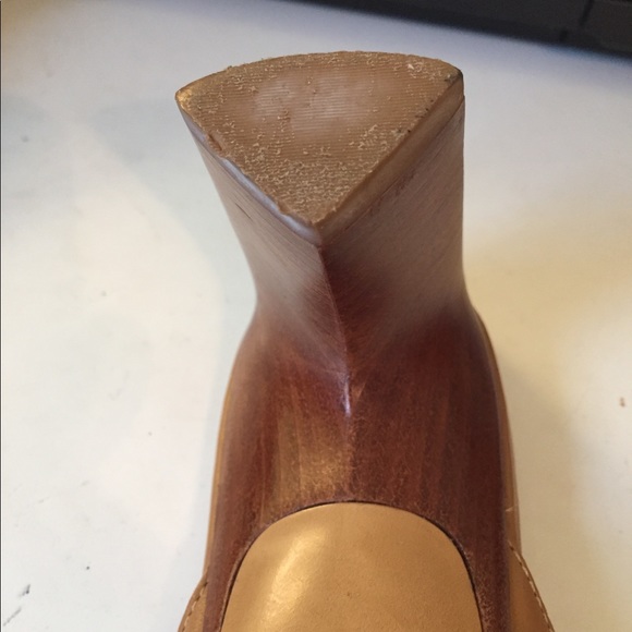 Etienne Aigner Tan Clogs - Picture 8 of 8